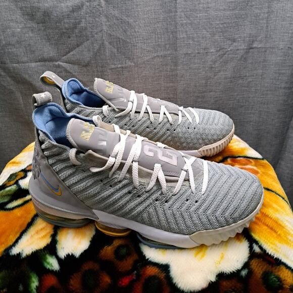 Nike LeBron XVI 16 "MLPS Minneapolis Lakers" Men's 14 Grey Blue White - Picture 2 of 12